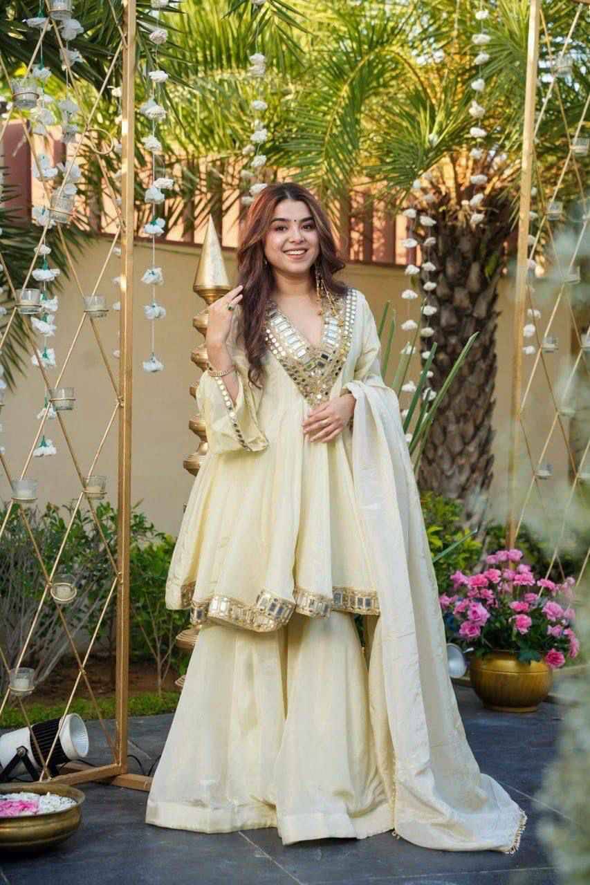 AL-1011 By Fashid Indian Traditional Wear Collection Beautiful Stylish Fancy Colorful Party Wear & Occasional Wear Pure Silk Dress At Wholesale Price